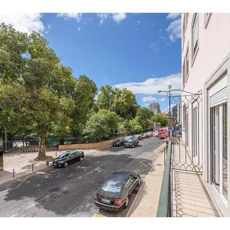 Houze Large 4 Bedroom Near Zoo